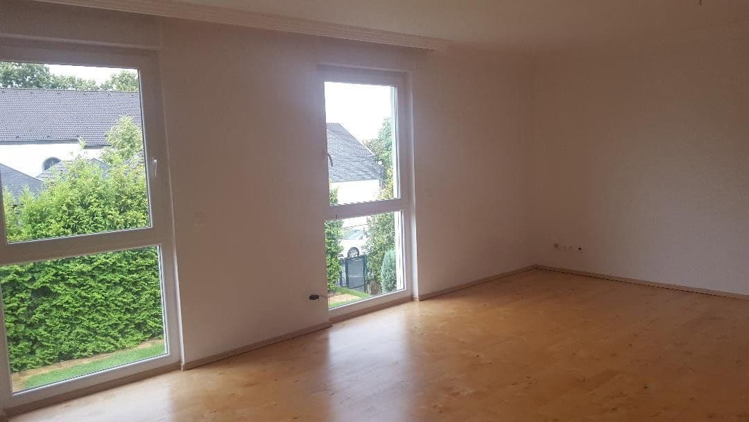 Prenájom domu 244 m², pozemok 384 m², Leverkusen, Severné Porýnie - Westfálsko Prenájom domu 244 m², pozemok 384 m², Leverkusen, Severné Porýnie - Westfálsko