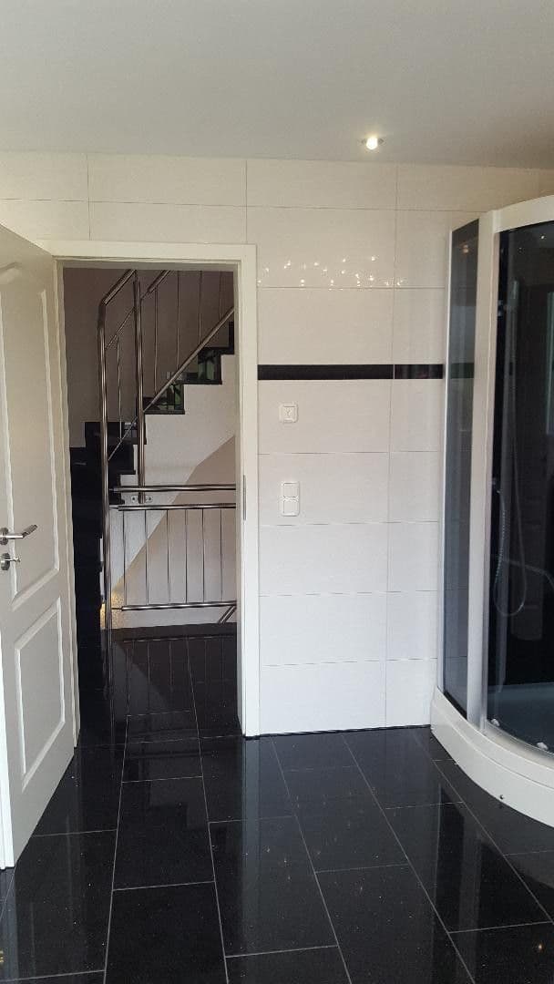 Prenájom domu 244 m², pozemok 384 m², Leverkusen, Severné Porýnie - Westfálsko Prenájom domu 244 m², pozemok 384 m², Leverkusen, Severné Porýnie - Westfálsko