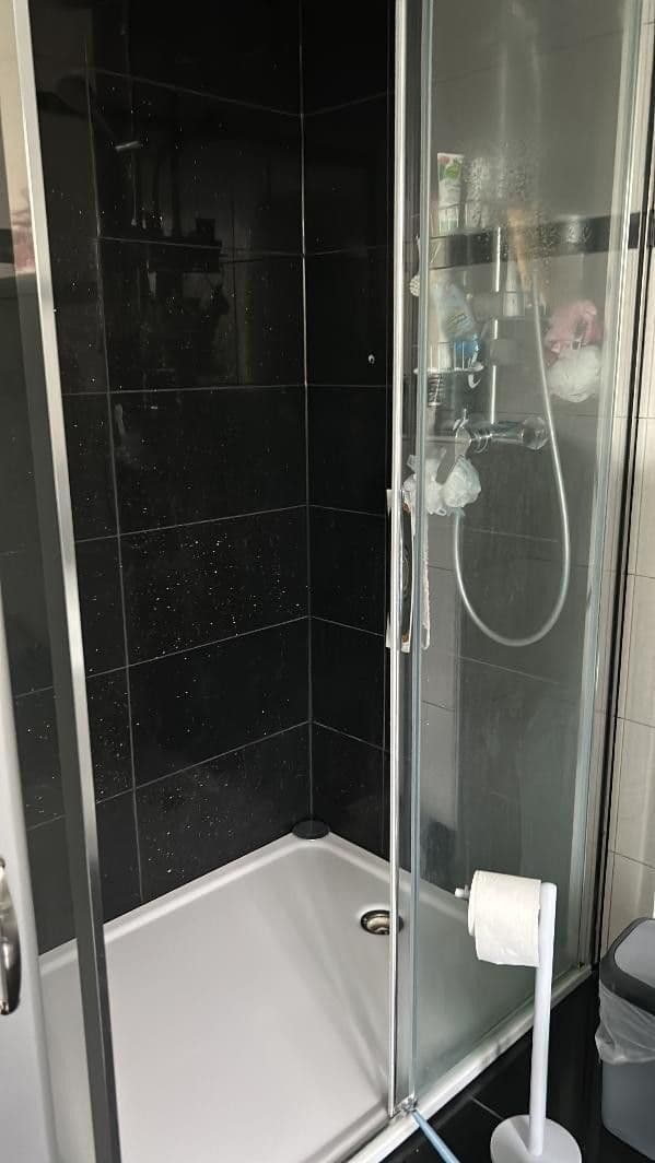 Prenájom domu 244 m², pozemok 384 m², Leverkusen, Severné Porýnie - Westfálsko Prenájom domu 244 m², pozemok 384 m², Leverkusen, Severné Porýnie - Westfálsko