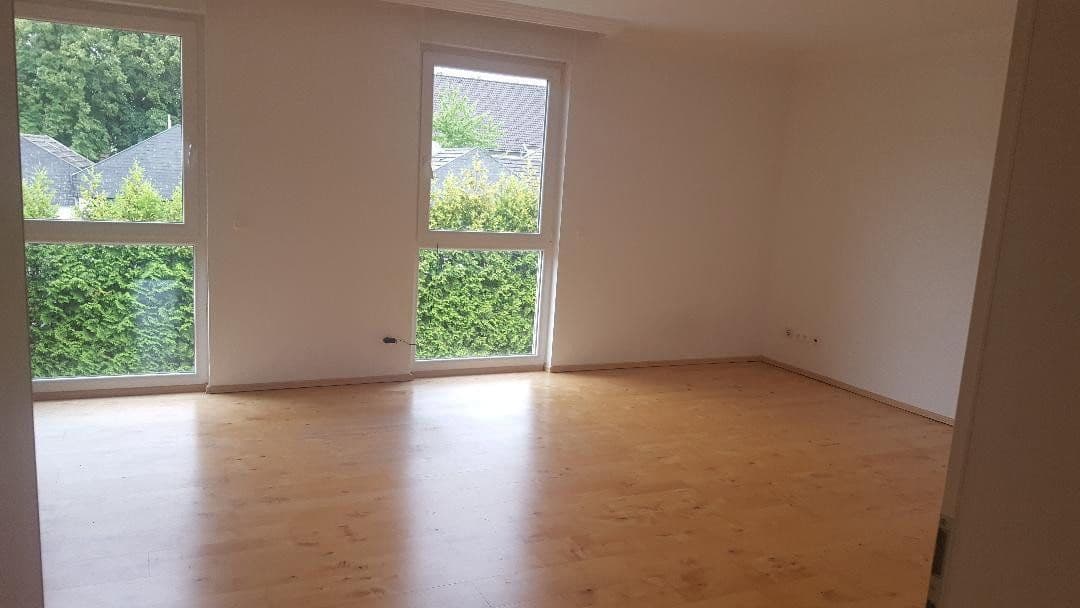 Prenájom domu 244 m², pozemok 384 m², Leverkusen, Severné Porýnie - Westfálsko Prenájom domu 244 m², pozemok 384 m², Leverkusen, Severné Porýnie - Westfálsko