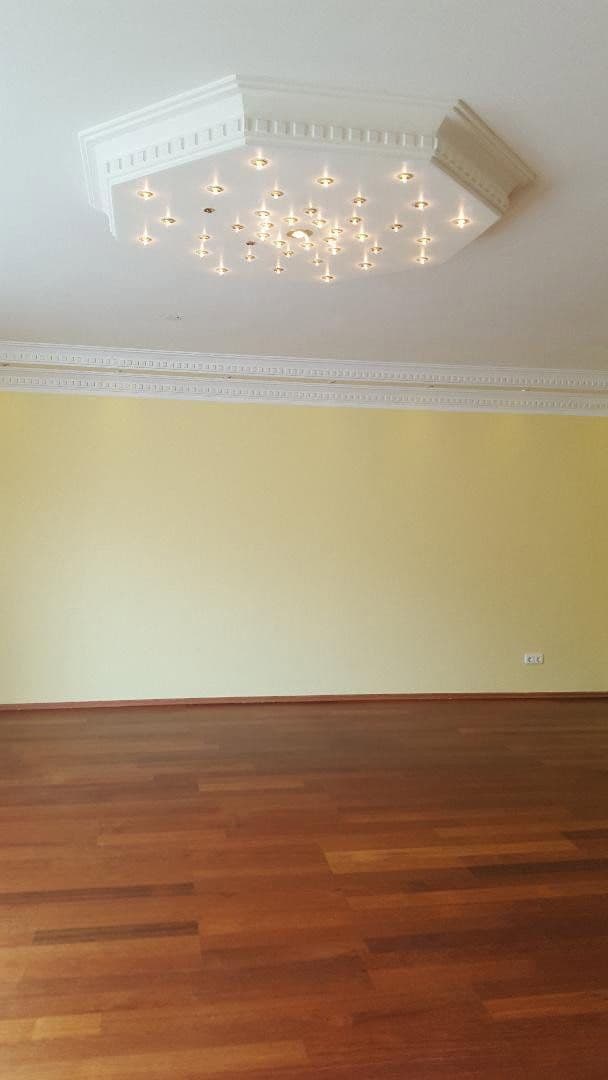 Prenájom domu 244 m², pozemok 384 m², Leverkusen, Severné Porýnie - Westfálsko Prenájom domu 244 m², pozemok 384 m², Leverkusen, Severné Porýnie - Westfálsko
