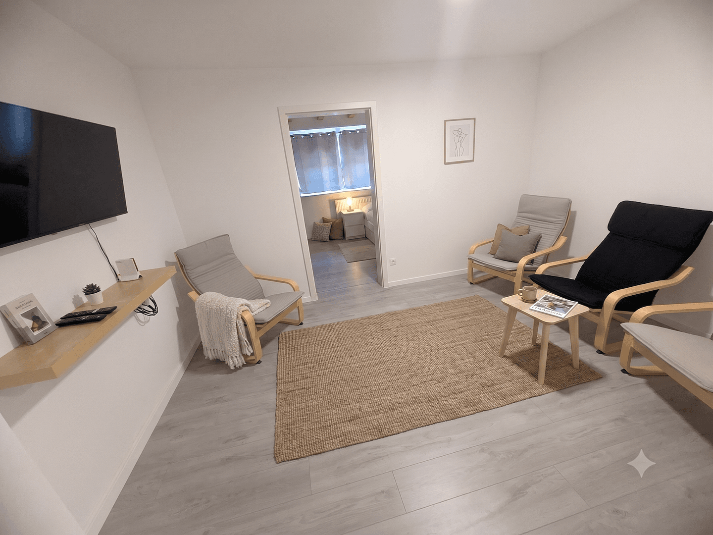 Prenájom bytu 5-izbový 83 m², Zeppelinstraße 42, Mannheim, Bádensko-Wurttembersko Prenájom bytu 5-izbový 83 m², Zeppelinstraße 42, Mannheim, Bádensko-Wurttembersko