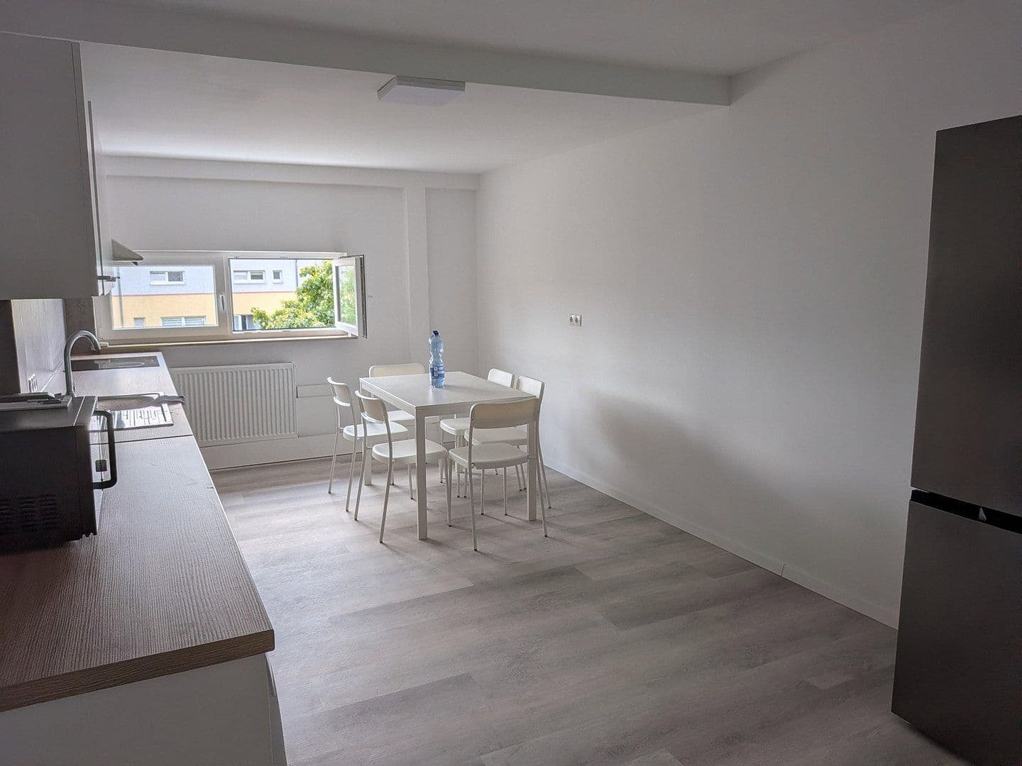 Prenájom bytu 5-izbový 83 m², Zeppelinstraße 42, Mannheim, Bádensko-Wurttembersko Prenájom bytu 5-izbový 83 m², Zeppelinstraße 42, Mannheim, Bádensko-Wurttembersko