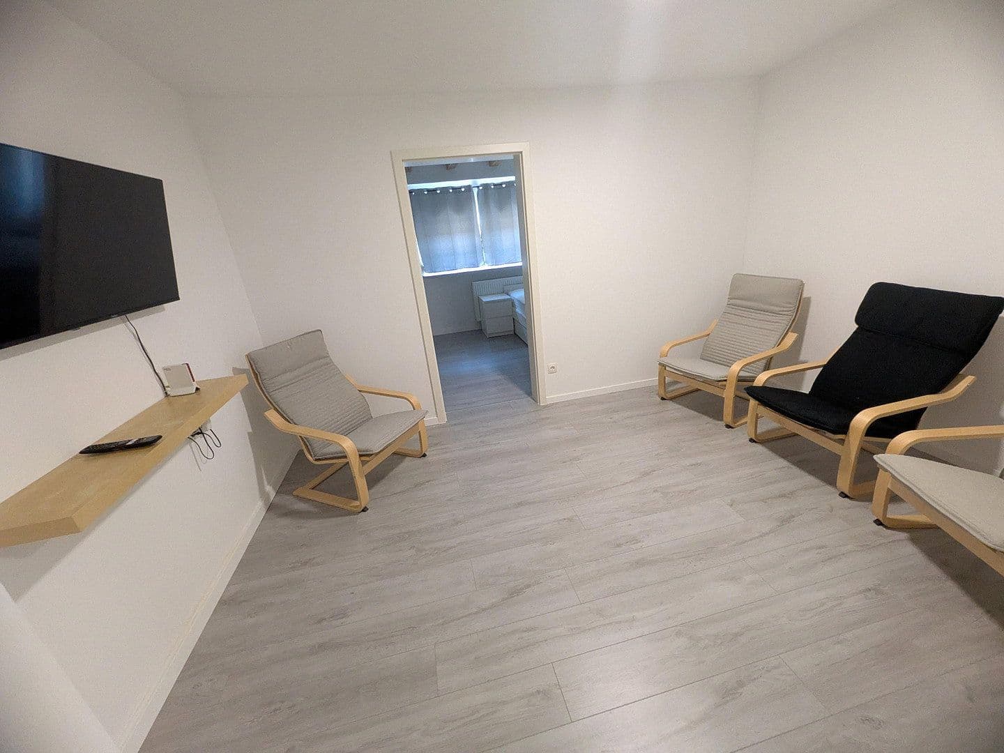 Prenájom bytu 5-izbový 83 m², Zeppelinstraße 42, Mannheim, Bádensko-Wurttembersko Prenájom bytu 5-izbový 83 m², Zeppelinstraße 42, Mannheim, Bádensko-Wurttembersko