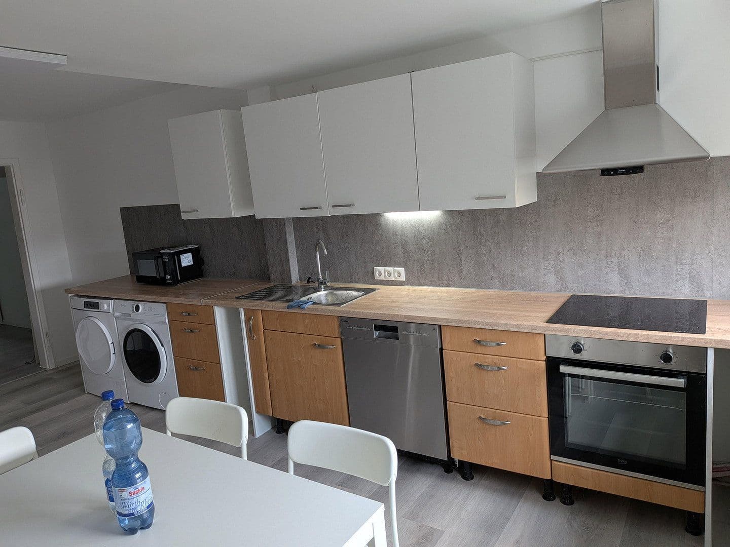 Prenájom bytu 5-izbový 83 m², Zeppelinstraße 42, Mannheim, Bádensko-Wurttembersko Prenájom bytu 5-izbový 83 m², Zeppelinstraße 42, Mannheim, Bádensko-Wurttembersko