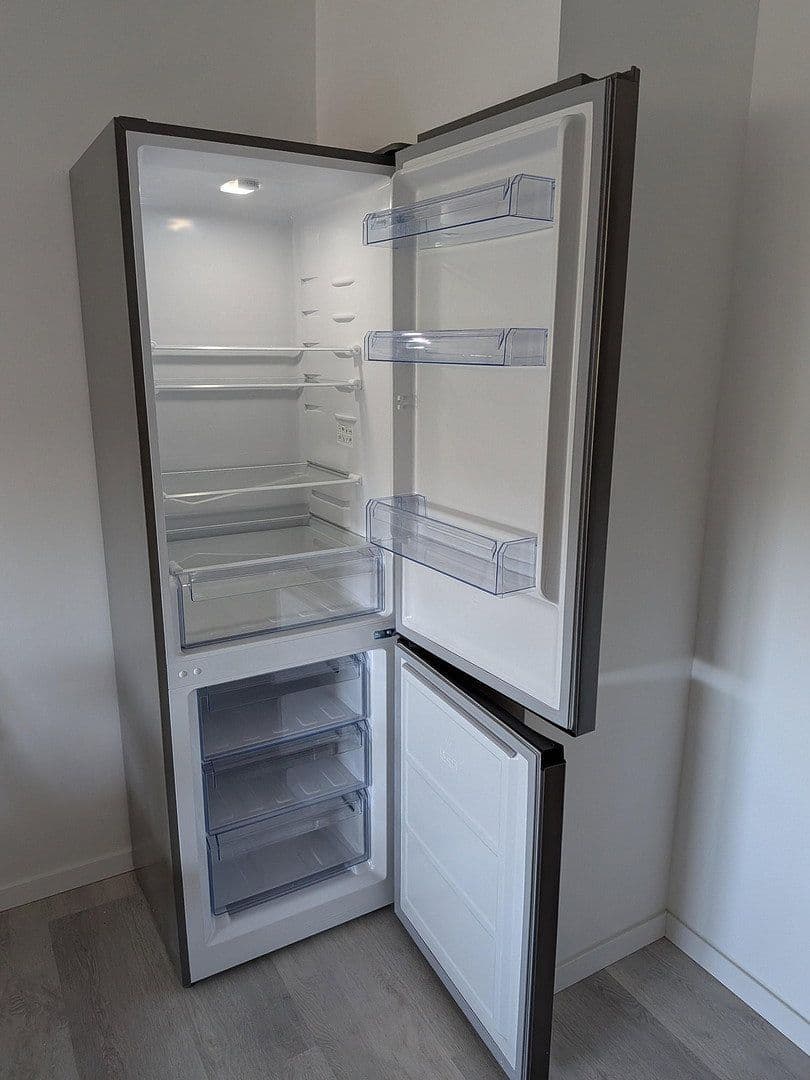 Prenájom bytu 5-izbový 83 m², Zeppelinstraße 42, Mannheim, Bádensko-Wurttembersko Prenájom bytu 5-izbový 83 m², Zeppelinstraße 42, Mannheim, Bádensko-Wurttembersko