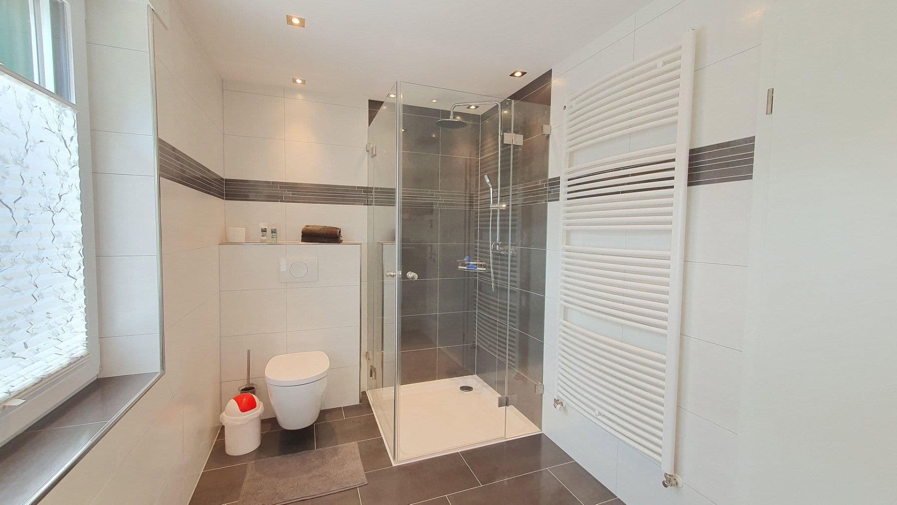 Predaj domu 323 m², pozemok 833 m², Remscheid, Severné Porýnie - Westfálsko Predaj domu 323 m², pozemok 833 m², Remscheid, Severné Porýnie - Westfálsko
