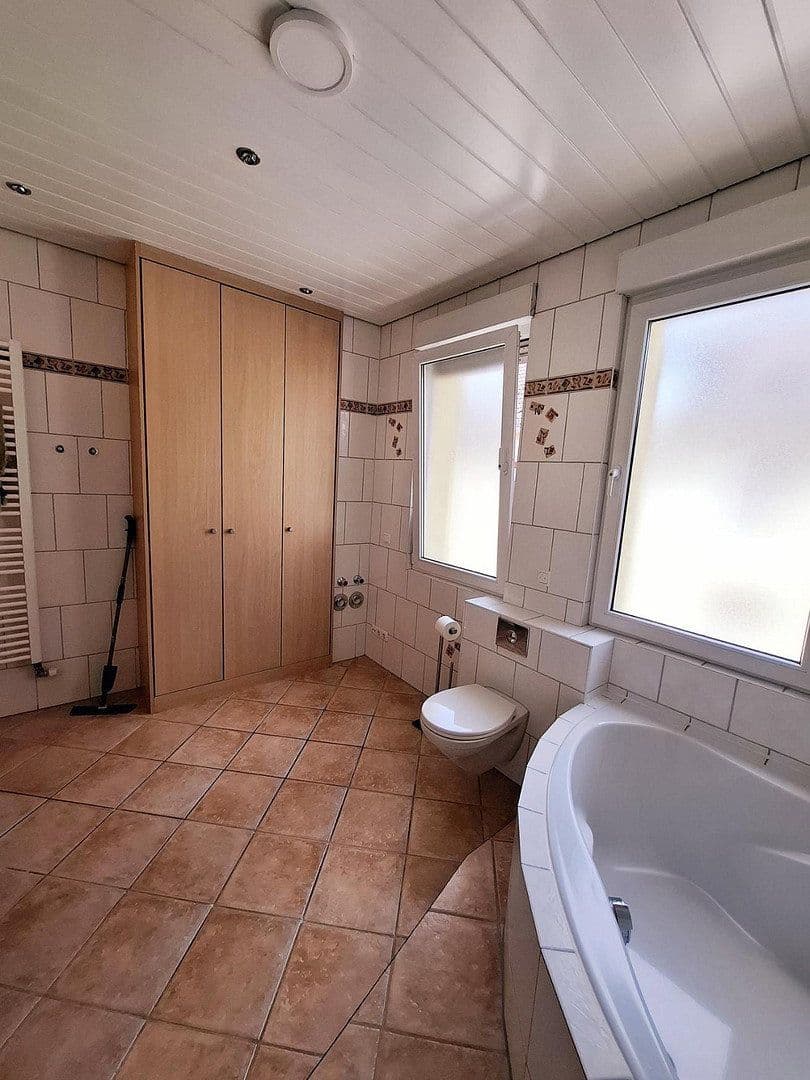Predaj bytu 5-izbový 124 m², Hattersheim am Main, Hesensko Predaj bytu 5-izbový 124 m², Hattersheim am Main, Hesensko