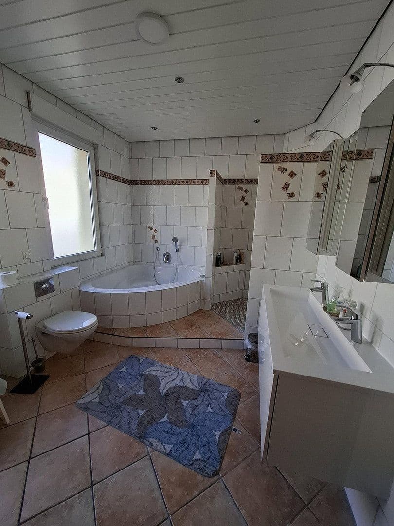 Predaj bytu 5-izbový 124 m², Hattersheim am Main, Hesensko Predaj bytu 5-izbový 124 m², Hattersheim am Main, Hesensko