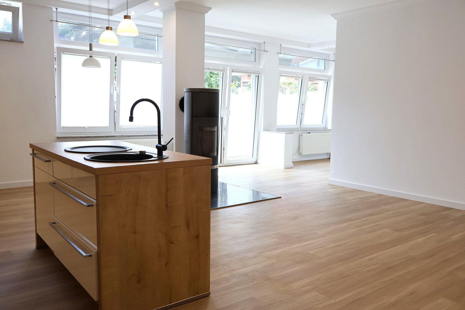 Prenájom bytu 2-izbový 106 m², Winsen (Luhe), Dolné Sasko Prenájom bytu 2-izbový 106 m², Winsen (Luhe), Dolné Sasko