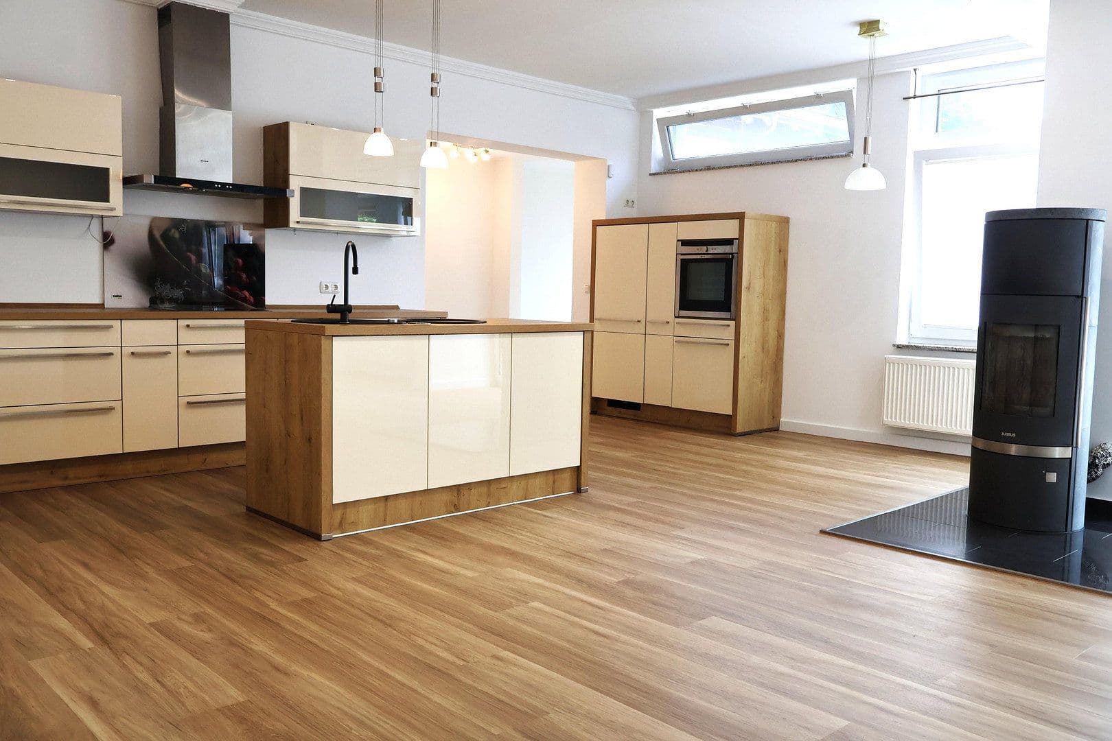 Prenájom bytu 2-izbový 106 m², Winsen (Luhe), Dolné Sasko Prenájom bytu 2-izbový 106 m², Winsen (Luhe), Dolné Sasko
