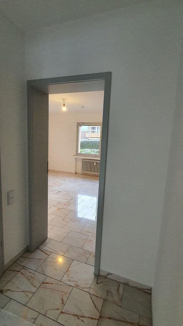 Prenájom bytu 4-izbový 130 m², Duisburg, Severné Porýnie - Westfálsko Prenájom bytu 4-izbový 130 m², Duisburg, Severné Porýnie - Westfálsko