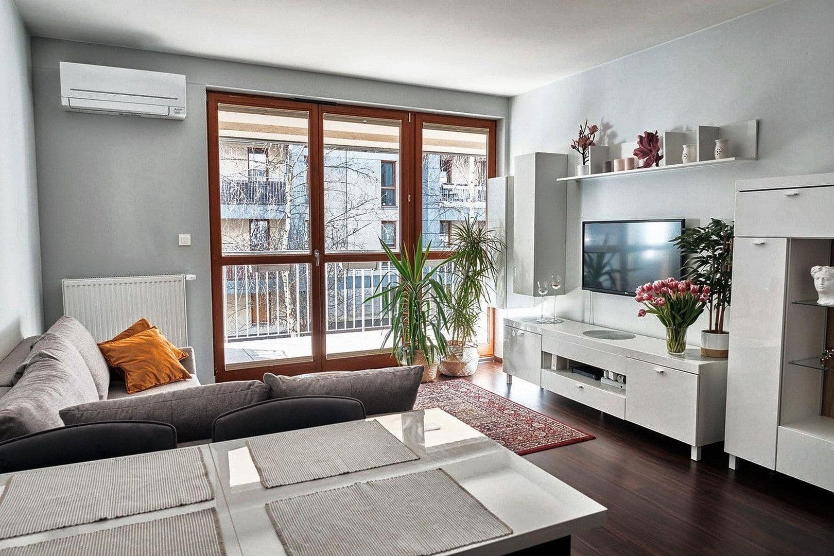 Prenájom bytu 2-izbový 54 m², Berlin, Berlín Prenájom bytu 2-izbový 54 m², Berlin, Berlín