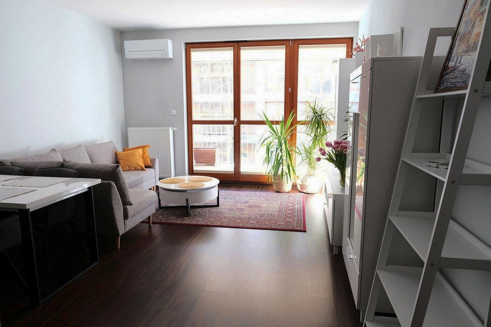Prenájom bytu 2-izbový 54 m², Berlin, Berlín Prenájom bytu 2-izbový 54 m², Berlin, Berlín