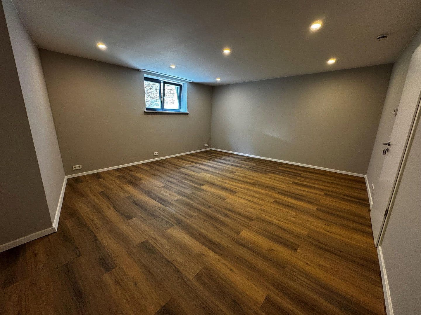 Prenájom domu 120 m², pozemok 800 m², Berlin, Berlín Prenájom domu 120 m², pozemok 800 m², Berlin, Berlín
