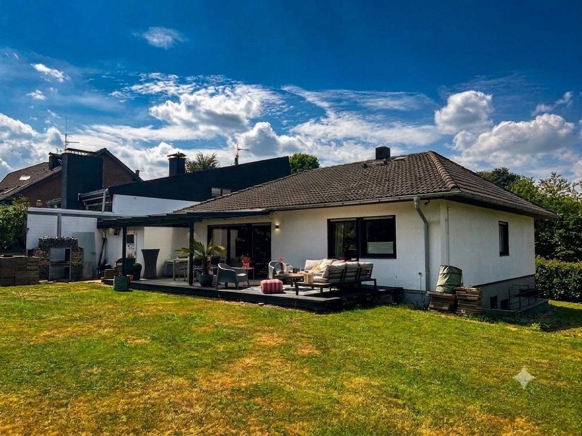 Predaj domu 177 m², pozemok 844 m², Stolberg, Severné Porýnie - Westfálsko Predaj domu 177 m², pozemok 844 m², Stolberg, Severné Porýnie - Westfálsko