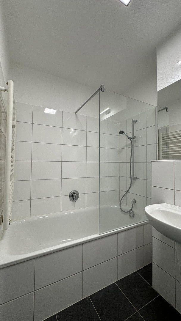 Prenájom bytu 2-izbový 56 m², Espenstraße 20, Wuppertal, Severné Porýnie - Westfálsko Prenájom bytu 2-izbový 56 m², Espenstraße 20, Wuppertal, Severné Porýnie - Westfálsko