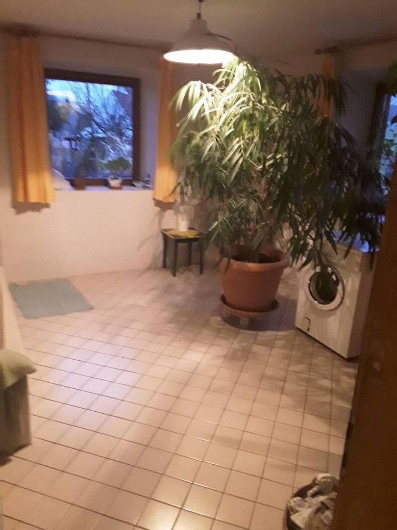 Predaj domu 142 m², pozemok 1.780 m², Hauptstr 66, Walkertshofen, Bavorsko Predaj domu 142 m², pozemok 1.780 m², Hauptstr 66, Walkertshofen, Bavorsko
