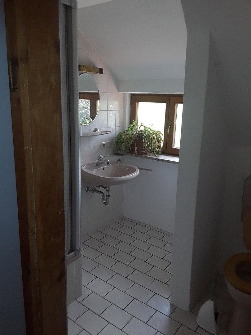 Predaj domu 142 m², pozemok 1.780 m², Hauptstr 66, Walkertshofen, Bavorsko Predaj domu 142 m², pozemok 1.780 m², Hauptstr 66, Walkertshofen, Bavorsko
