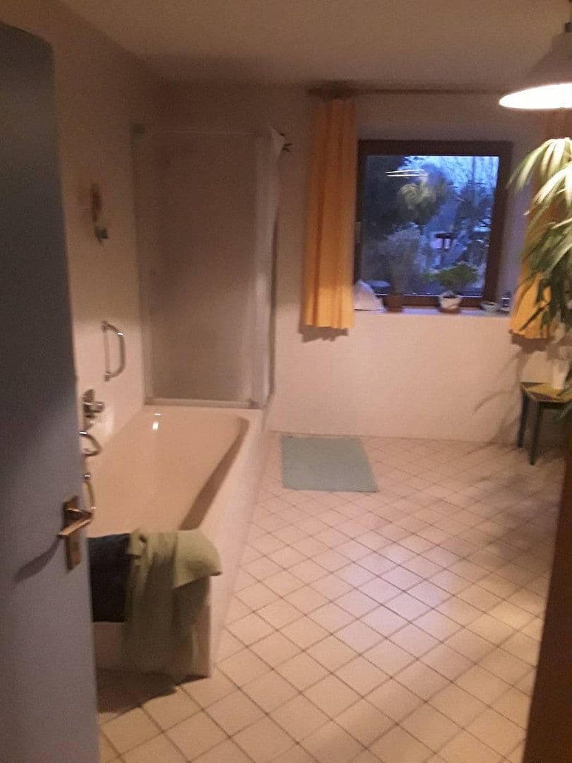 Predaj domu 142 m², pozemok 1.780 m², Hauptstr 66, Walkertshofen, Bavorsko Predaj domu 142 m², pozemok 1.780 m², Hauptstr 66, Walkertshofen, Bavorsko