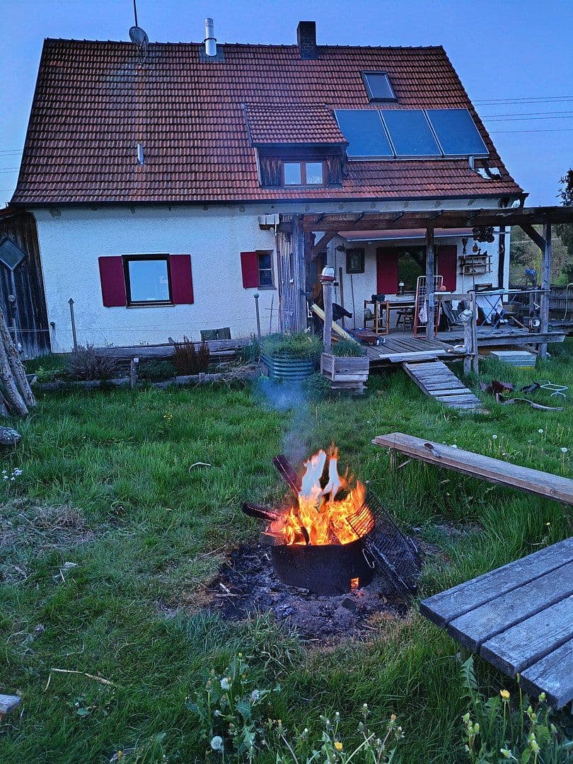 Predaj domu 142 m², pozemok 1.780 m², Hauptstr 66, Walkertshofen, Bavorsko Predaj domu 142 m², pozemok 1.780 m², Hauptstr 66, Walkertshofen, Bavorsko