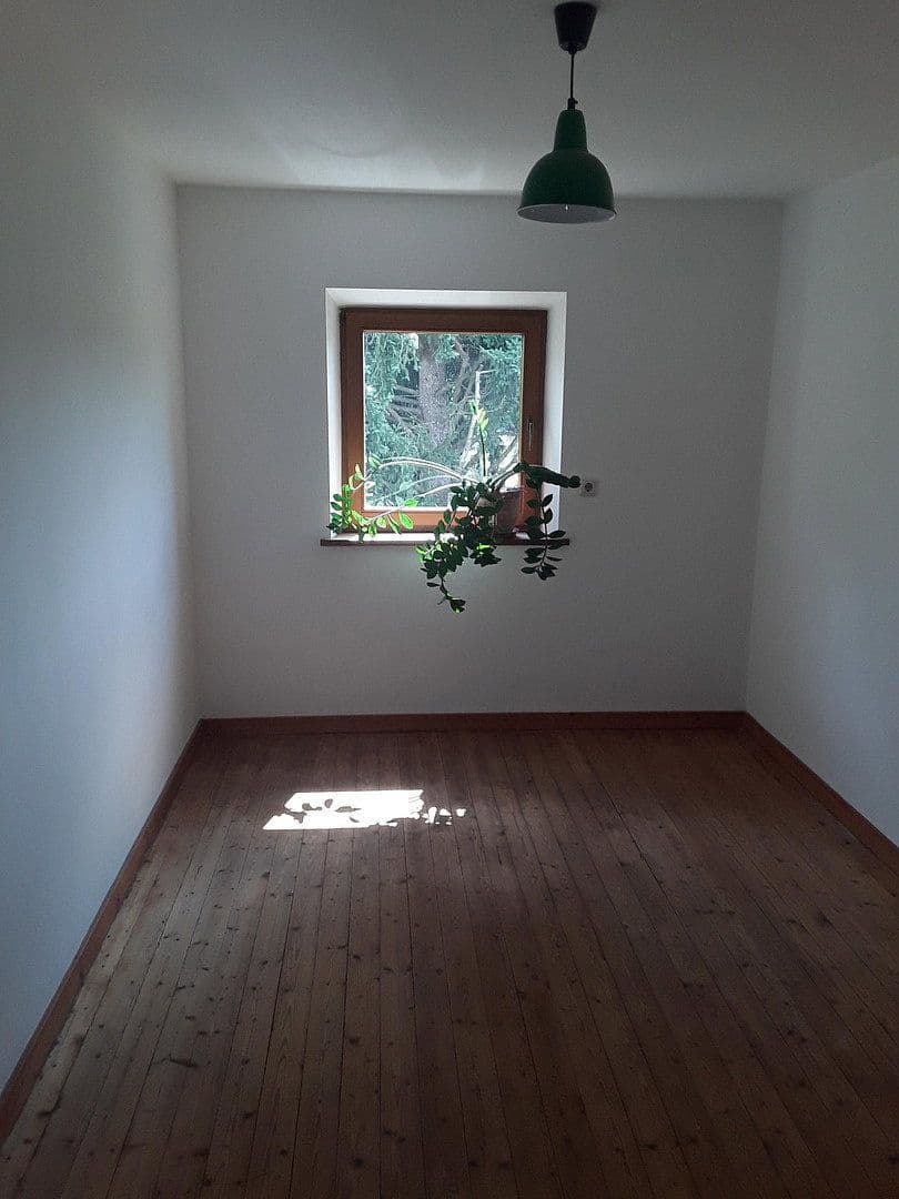 Predaj domu 142 m², pozemok 1.780 m², Hauptstr 66, Walkertshofen, Bavorsko Predaj domu 142 m², pozemok 1.780 m², Hauptstr 66, Walkertshofen, Bavorsko