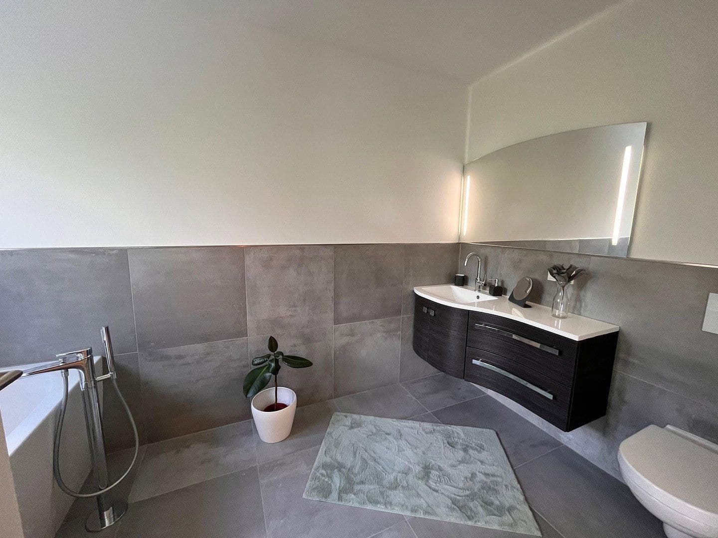 Predaj bytu 3-izbový 103 m², Meisenweg 8, Röttenbach, Bavorsko Predaj bytu 3-izbový 103 m², Meisenweg 8, Röttenbach, Bavorsko