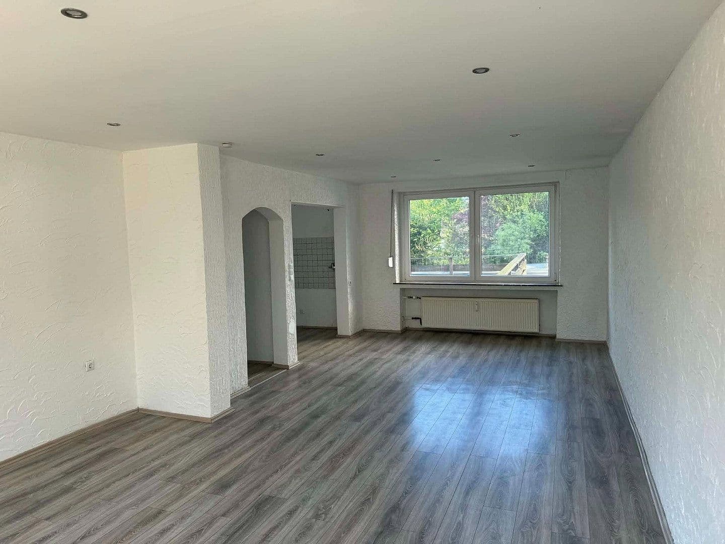 Prenájom bytu 3-izbový 95 m², Bochum, Severné Porýnie - Westfálsko Prenájom bytu 3-izbový 95 m², Bochum, Severné Porýnie - Westfálsko