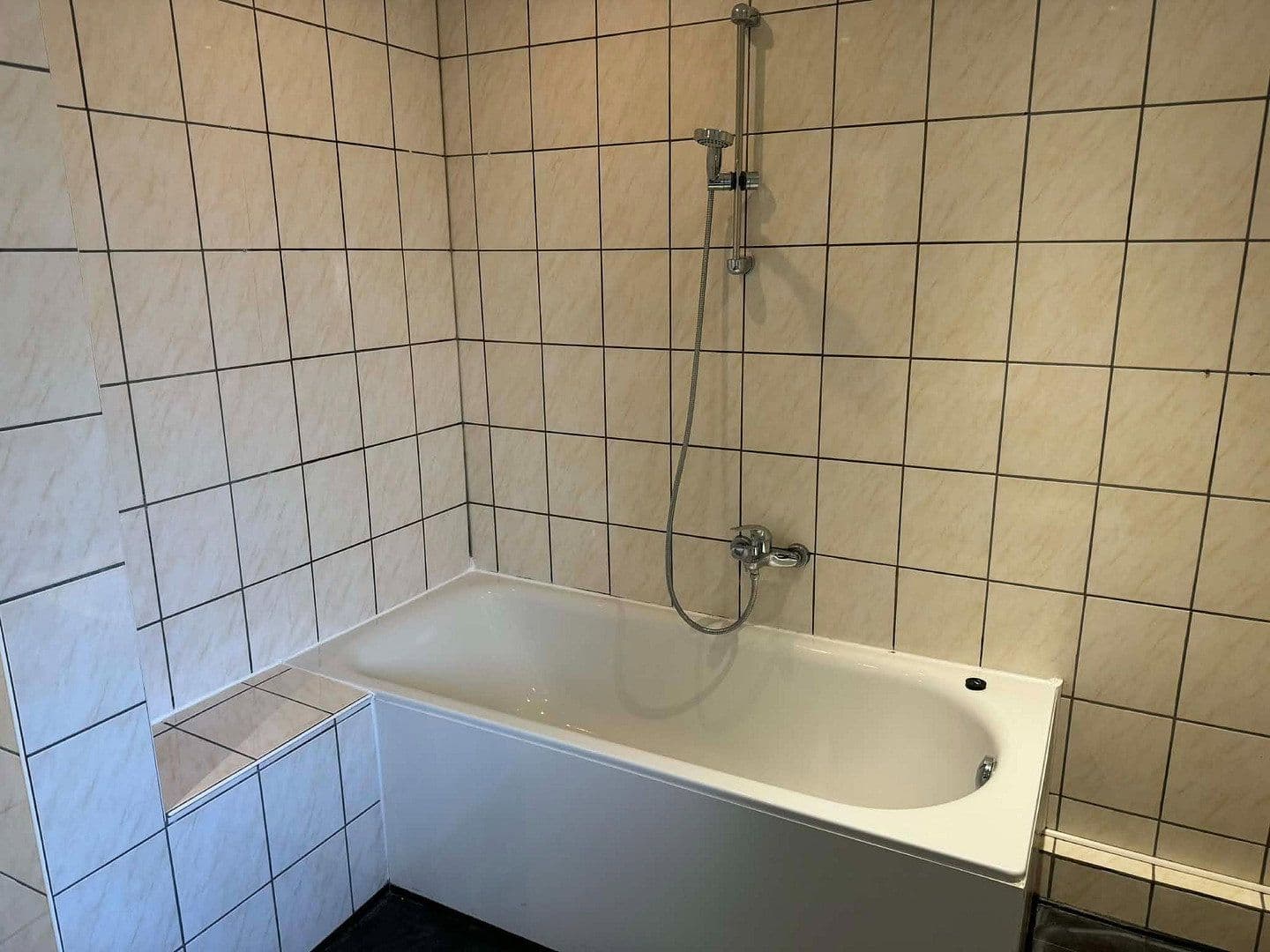 Prenájom bytu 3-izbový 95 m², Bochum, Severné Porýnie - Westfálsko Prenájom bytu 3-izbový 95 m², Bochum, Severné Porýnie - Westfálsko