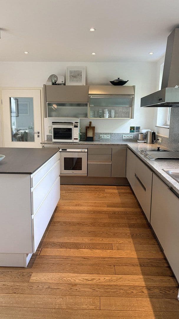 Predaj domu 215 m², pozemok 1.423 m², Kleinmachnow, Brandenbursko Predaj domu 215 m², pozemok 1.423 m², Kleinmachnow, Brandenbursko
