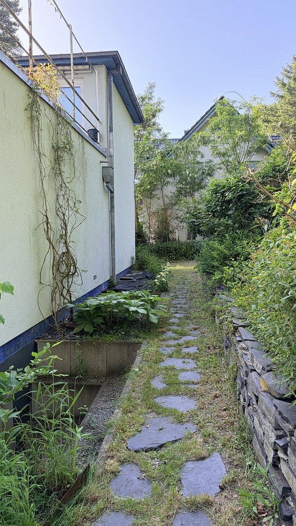 Predaj domu 215 m², pozemok 1.423 m², Kleinmachnow, Brandenbursko Predaj domu 215 m², pozemok 1.423 m², Kleinmachnow, Brandenbursko