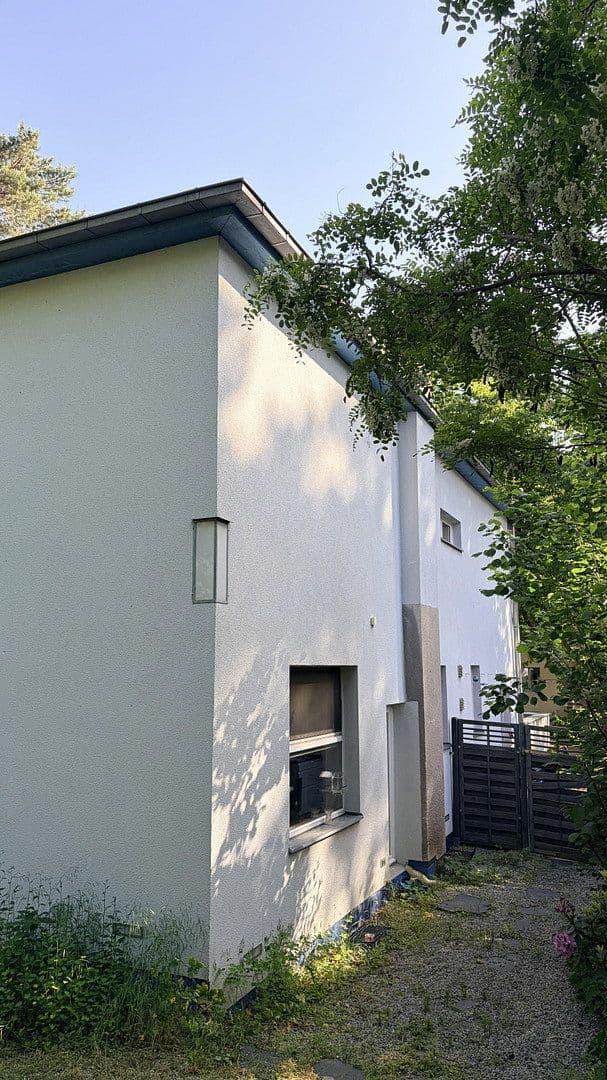 Predaj domu 215 m², pozemok 1.423 m², Kleinmachnow, Brandenbursko Predaj domu 215 m², pozemok 1.423 m², Kleinmachnow, Brandenbursko