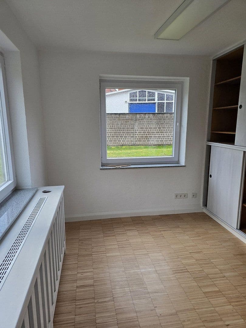 Prenájom kancelárie 49 m², Im Gewerbegebiet 11, Sankt Ingbert, Sársko Prenájom kancelárie 49 m², Im Gewerbegebiet 11, Sankt Ingbert, Sársko