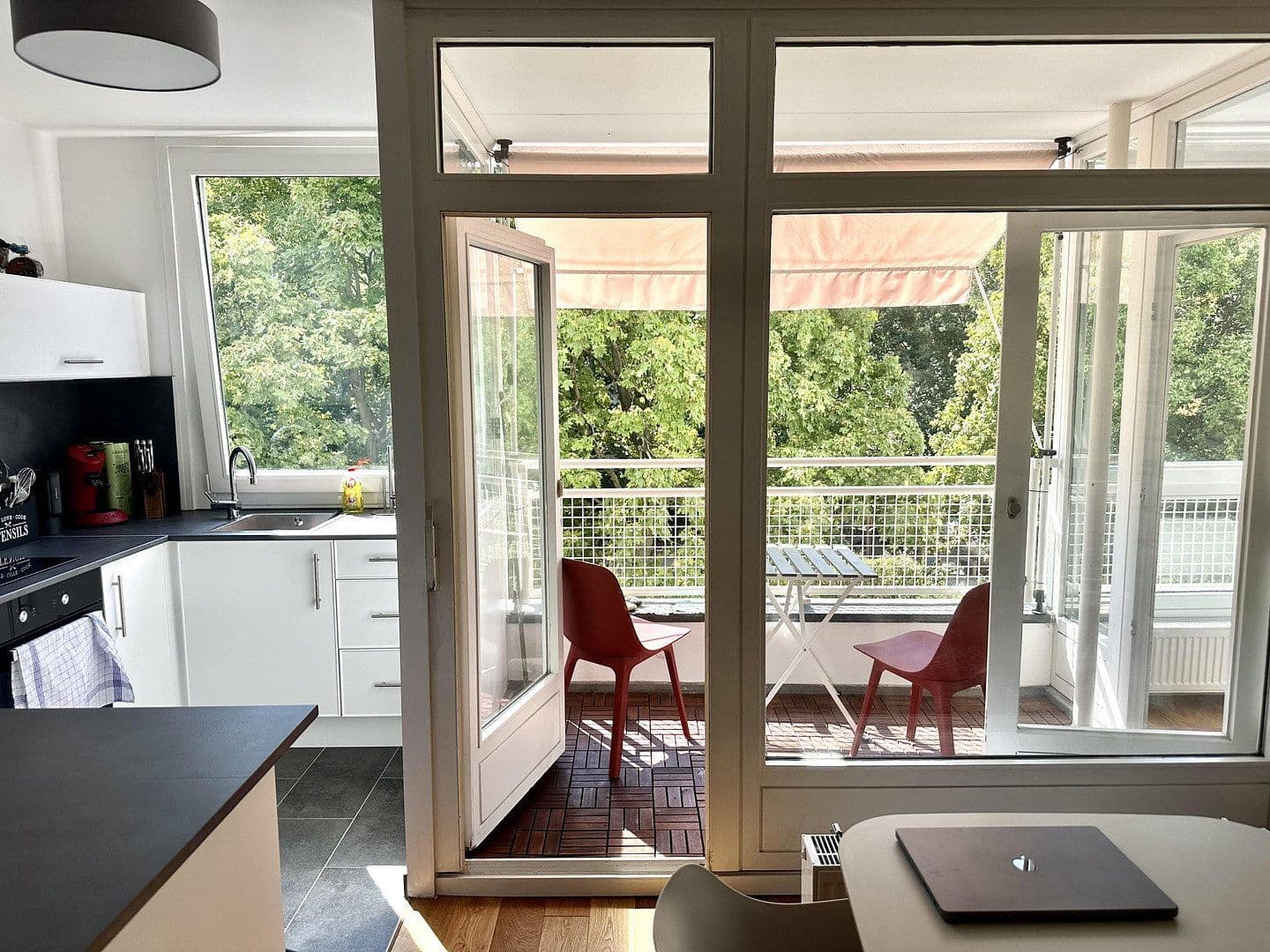 Prenájom bytu 3-izbový 81 m², Kleiststr. 38A, Berlin, Berlín Prenájom bytu 3-izbový 81 m², Kleiststr. 38A, Berlin, Berlín
