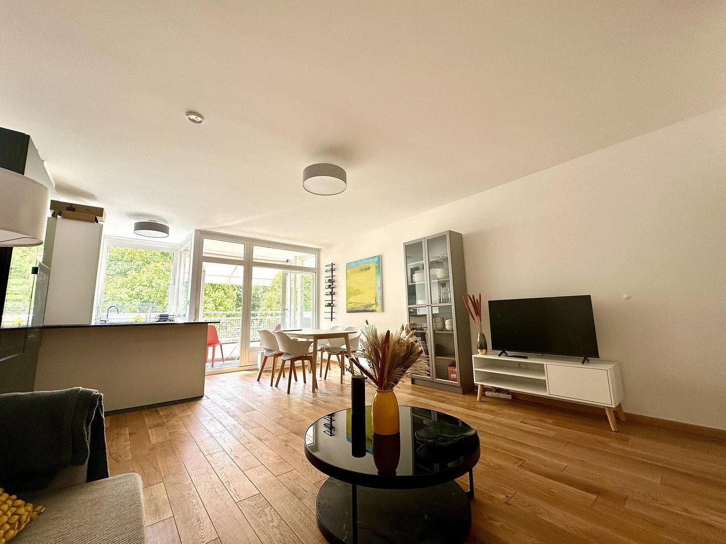Prenájom bytu 3-izbový 81 m², Kleiststr. 38A, Berlin, Berlín Prenájom bytu 3-izbový 81 m², Kleiststr. 38A, Berlin, Berlín