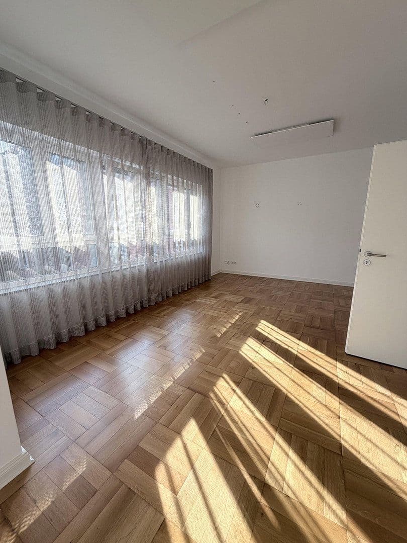 Prenájom bytu 3-izbový 90 m², Neuwied, Porýnie-Falcko Prenájom bytu 3-izbový 90 m², Neuwied, Porýnie-Falcko