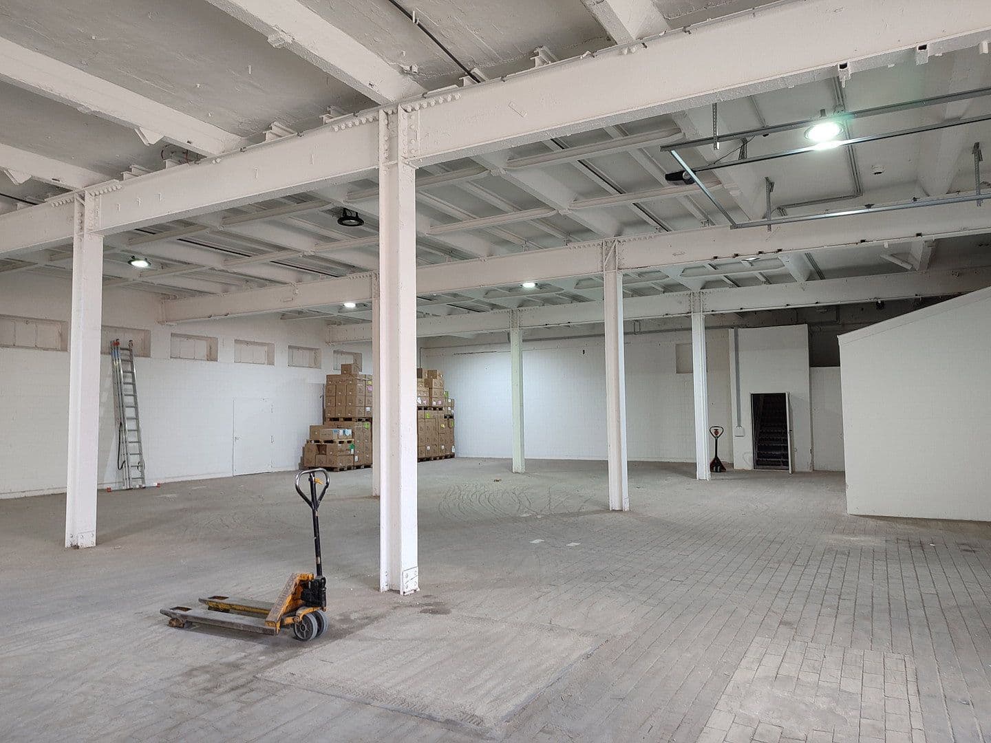 Prenájom nebytového priestoru 35.000 m², Obere Hilgenstock 2-8, Warburg, Severné Porýnie - Westfálsko Prenájom nebytového priestoru 35.000 m², Obere Hilgenstock 2-8, Warburg, Severné Porýnie - Westfálsko