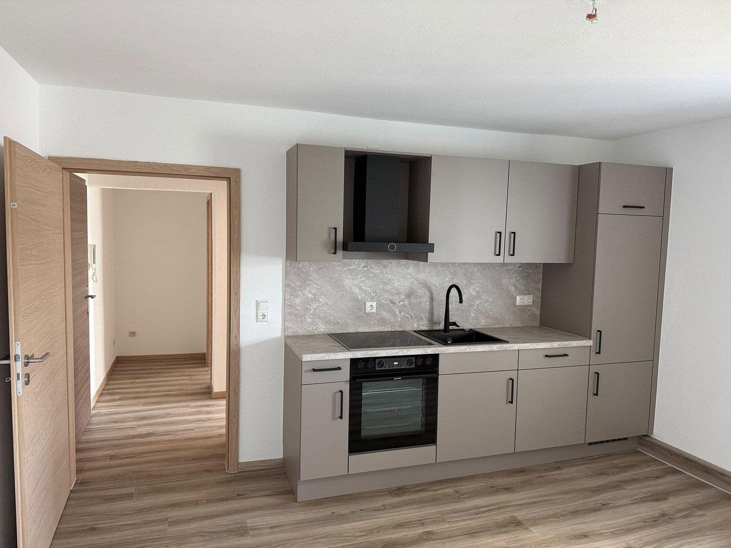 Prenájom bytu 1-izbový 49 m², Siedlung 17 und 18, Deggendorf, Bavorsko Prenájom bytu 1-izbový 49 m², Siedlung 17 und 18, Deggendorf, Bavorsko