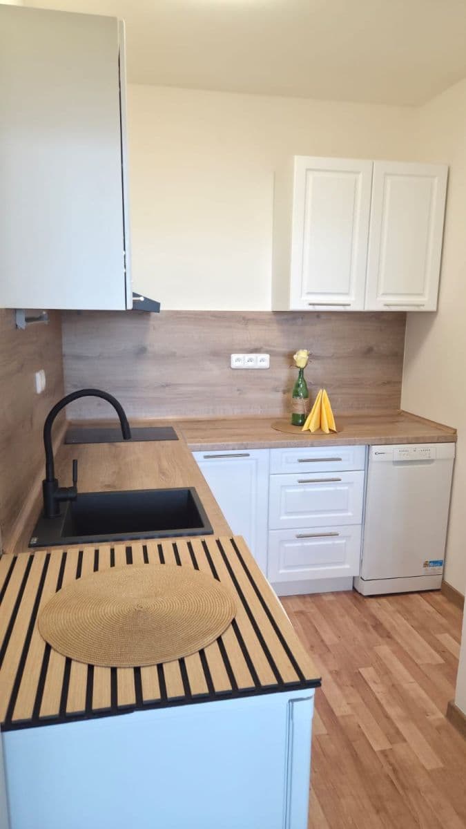 Predaj bytu 2-izbový 40 m², Zdiměřická, Praha, Praha Predaj bytu 2-izbový 40 m², Zdiměřická, Praha, Praha