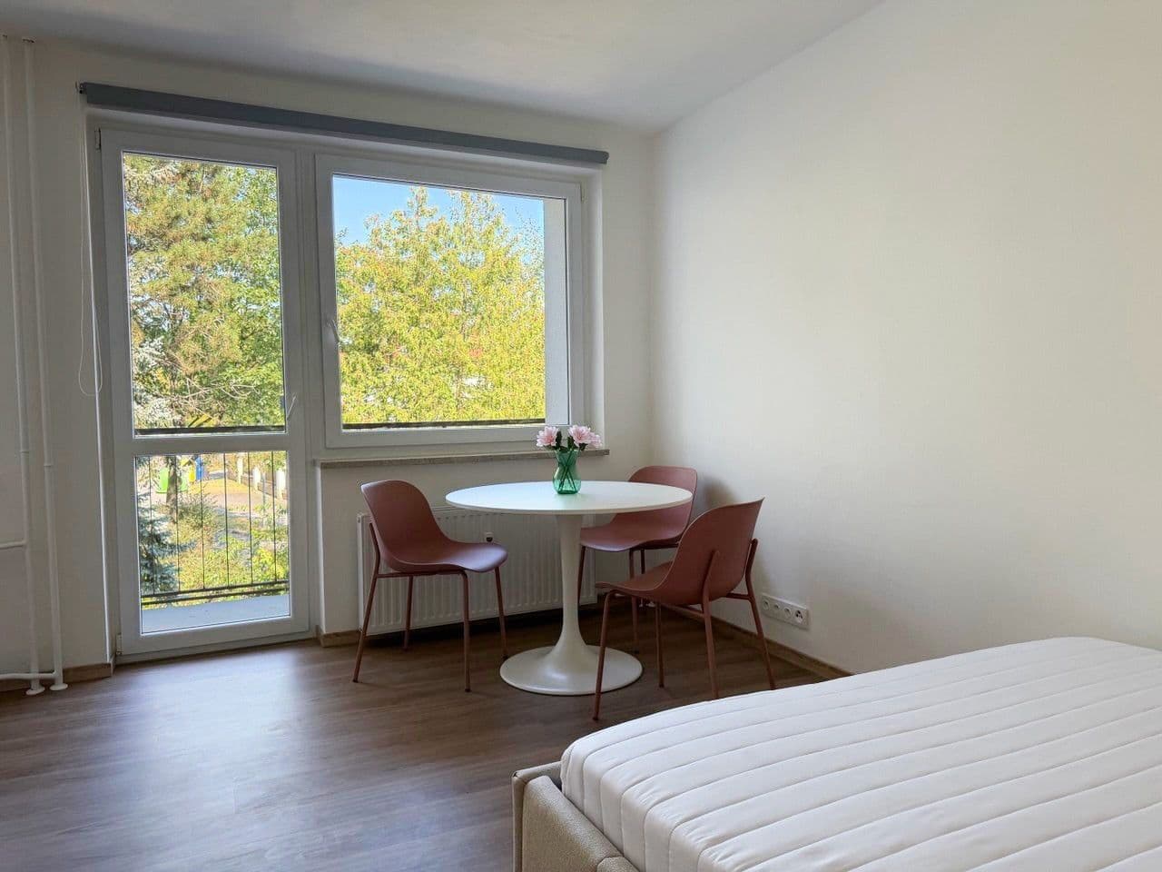 Prenájom bytu 1-izbový 33 m², Pod Třebešínem, Praha, Praha Prenájom bytu 1-izbový 33 m², Pod Třebešínem, Praha, Praha