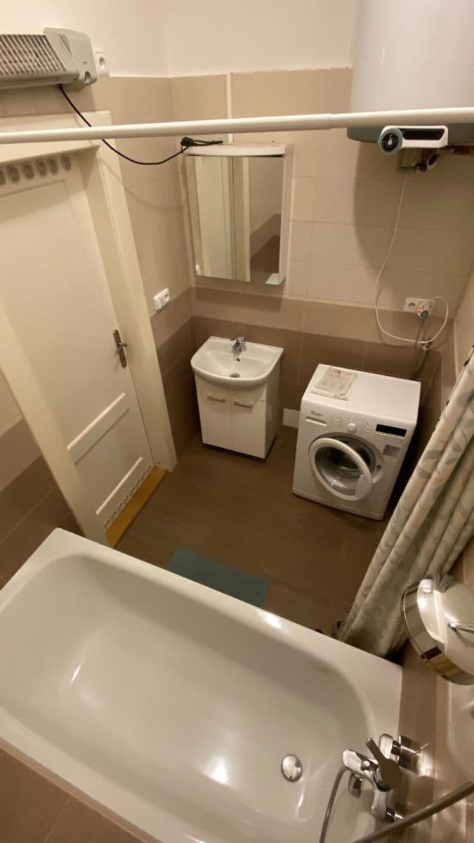 Prenájom bytu 2-izbový 55 m², Národní obrany, Praha, Praha Prenájom bytu 2-izbový 55 m², Národní obrany, Praha, Praha