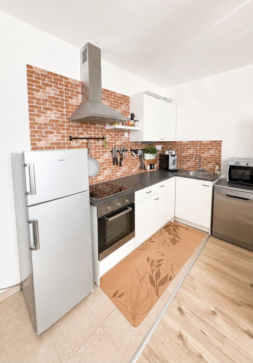 Prenájom bytu 2-izbový 50 m², Jaroslava Holečka, Kladno, Středočeský kraj Prenájom bytu 2-izbový 50 m², Jaroslava Holečka, Kladno, Středočeský kraj