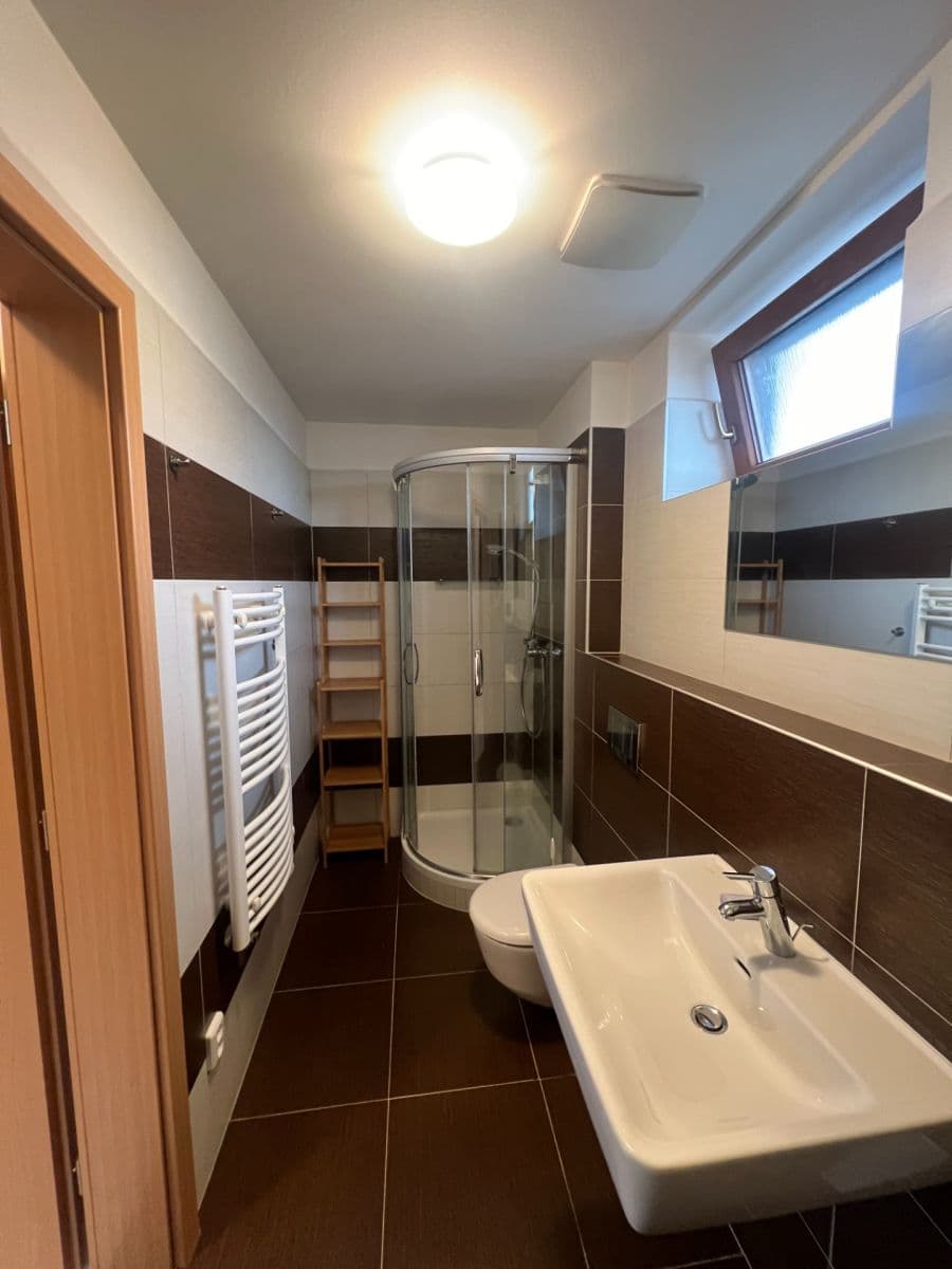 Prenájom bytu 2-izbový 50 m², V Edenu, Mníšek pod Brdy, Středočeský kraj Prenájom bytu 2-izbový 50 m², V Edenu, Mníšek pod Brdy, Středočeský kraj