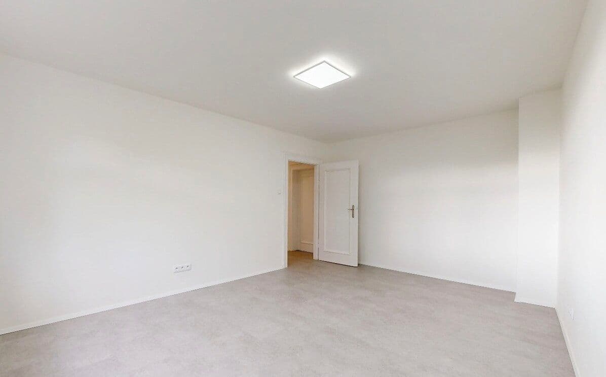 Prenájom bytu 3-izbový 105 m², Šlikova, Praha, Praha Prenájom bytu 3-izbový 105 m², Šlikova, Praha, Praha