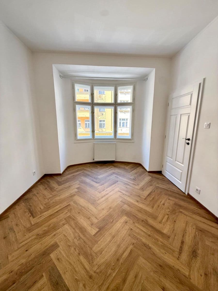 Prenájom bytu 3-izbový 61 m², Žerotínova, Praha, Praha Prenájom bytu 3-izbový 61 m², Žerotínova, Praha, Praha