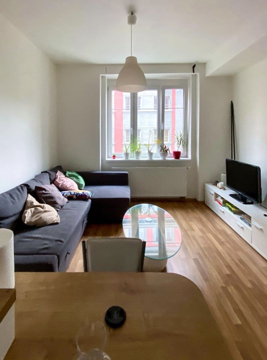 Prenájom bytu 2-izbový 60 m², Poupětova, Praha, Praha Prenájom bytu 2-izbový 60 m², Poupětova, Praha, Praha