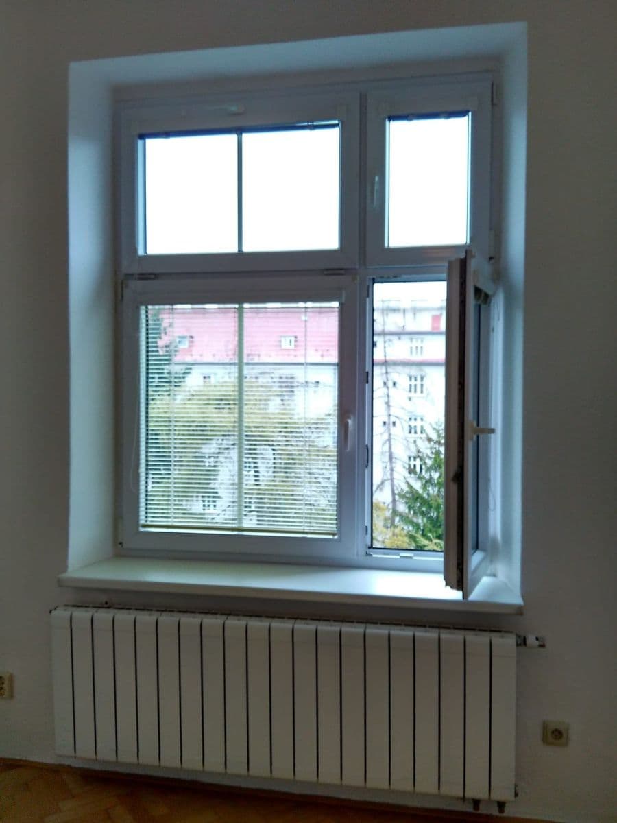 Prenájom bytu 2-izbový 46 m², Šmeralova, Olomouc, Olomoucký kraj Prenájom bytu 2-izbový 46 m², Šmeralova, Olomouc, Olomoucký kraj