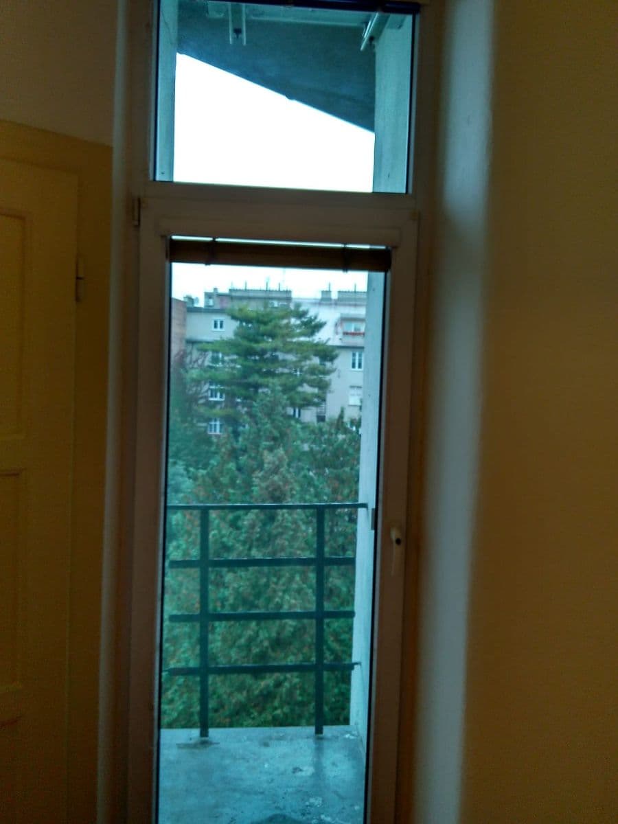Prenájom bytu 2-izbový 46 m², Šmeralova, Olomouc, Olomoucký kraj Prenájom bytu 2-izbový 46 m², Šmeralova, Olomouc, Olomoucký kraj