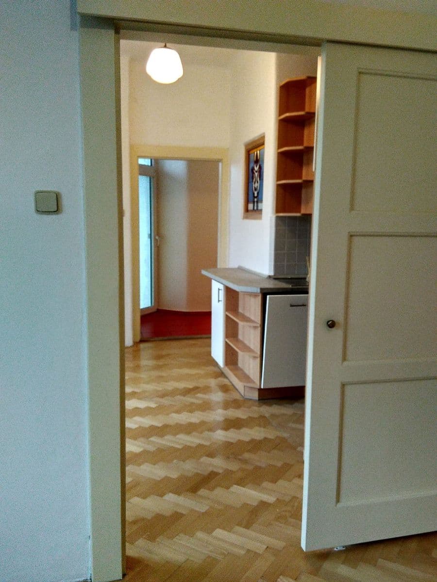 Prenájom bytu 2-izbový 46 m², Šmeralova, Olomouc, Olomoucký kraj Prenájom bytu 2-izbový 46 m², Šmeralova, Olomouc, Olomoucký kraj