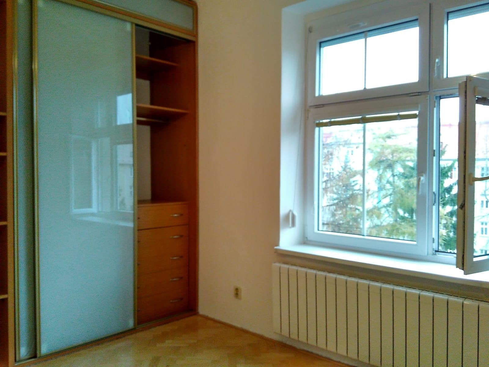 Prenájom bytu 2-izbový 46 m², Šmeralova, Olomouc, Olomoucký kraj Prenájom bytu 2-izbový 46 m², Šmeralova, Olomouc, Olomoucký kraj